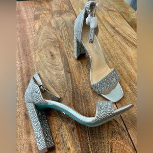 Betsey Johnson NWOT Silver Rhinestone Heels Size 6